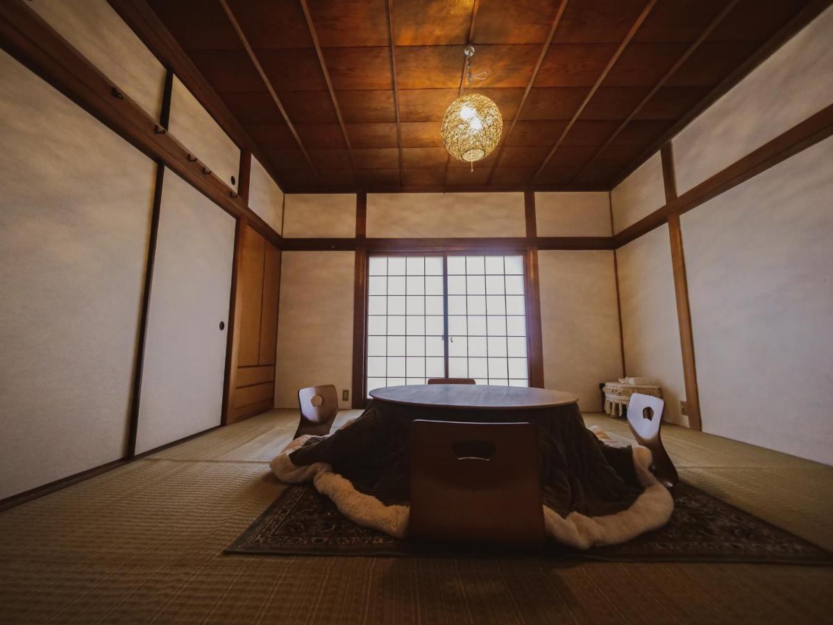 古民家ゲストハウス Chachacha Awaji Екстер'єр фото